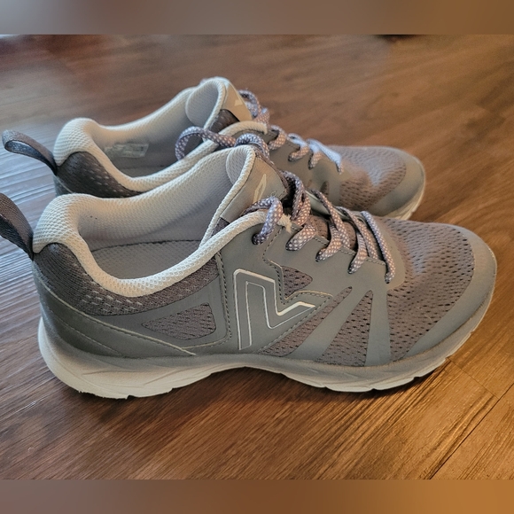 Vionic Women's Gray Athletic Lace-Up running Sneakers Size 7.5 - Picture 2 of 7